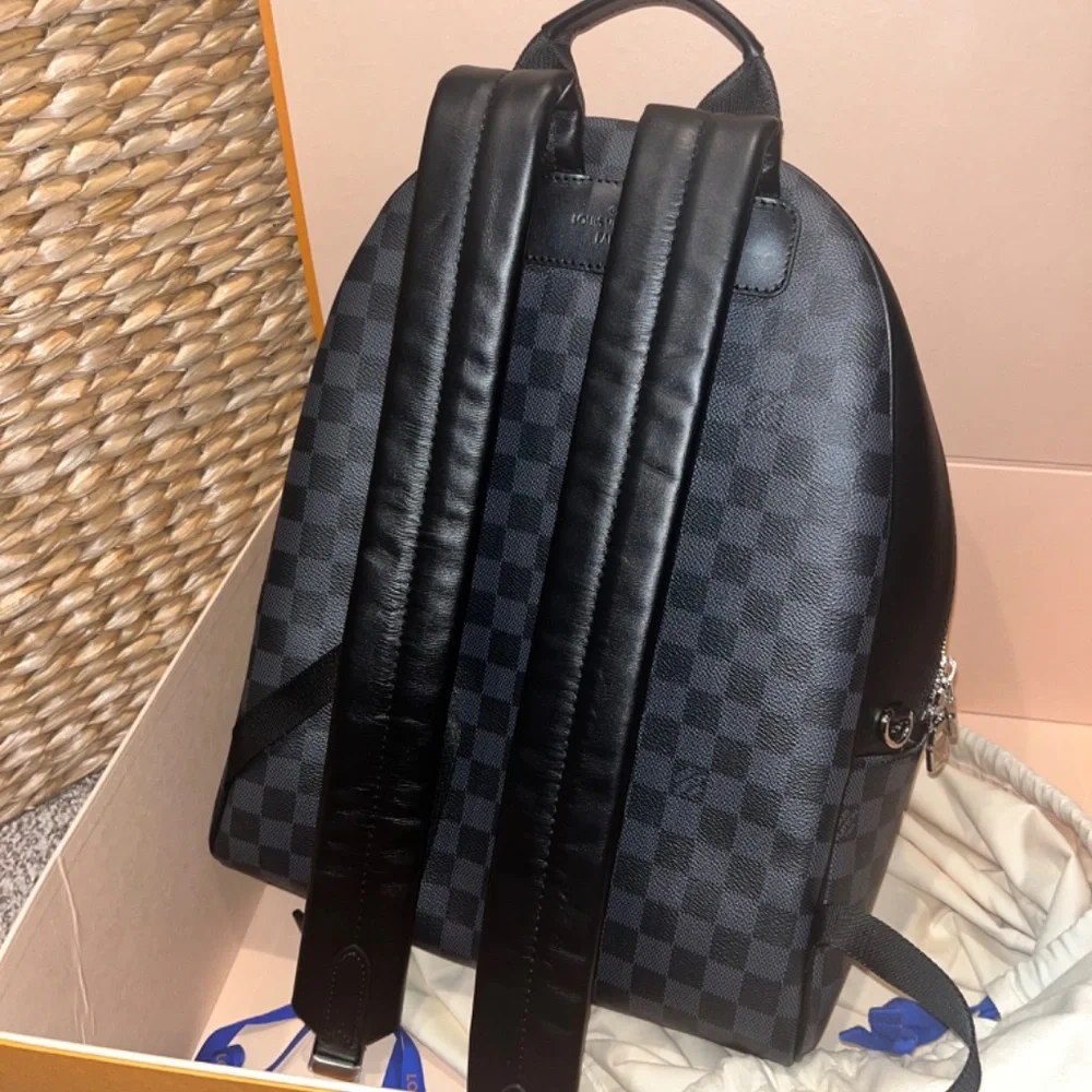Louis Vuitton Backpack - Picture 4 of 12